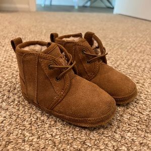 Infant Baby Ugg Boots Size 4/5